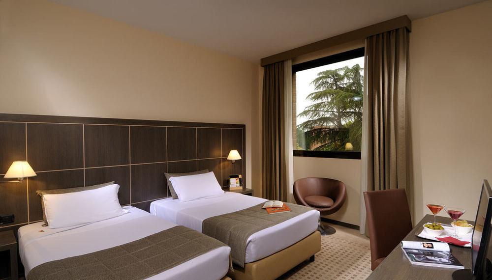 Savhotel Aemilia Болонья Экстерьер фото