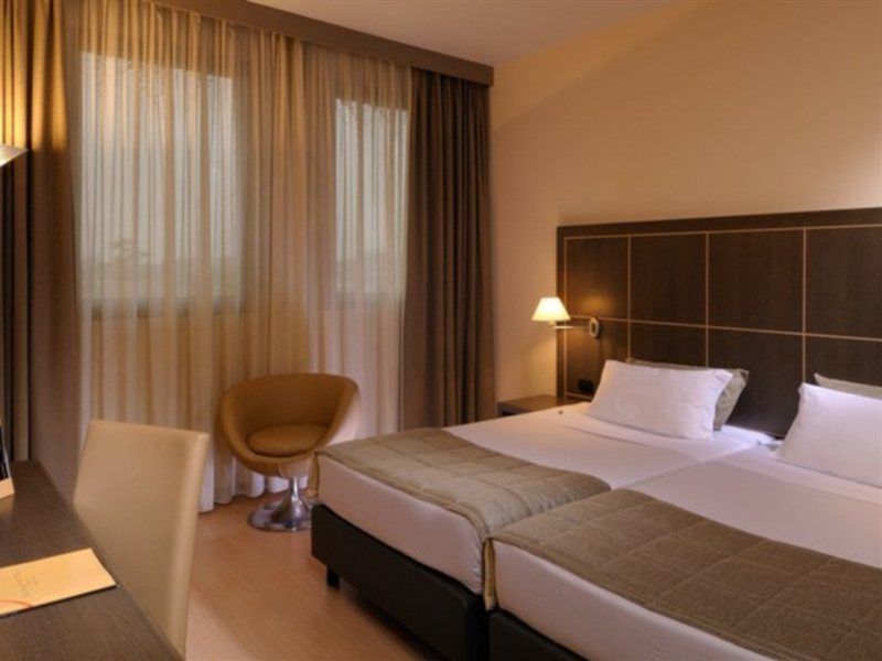 Savhotel Aemilia Болонья Экстерьер фото
