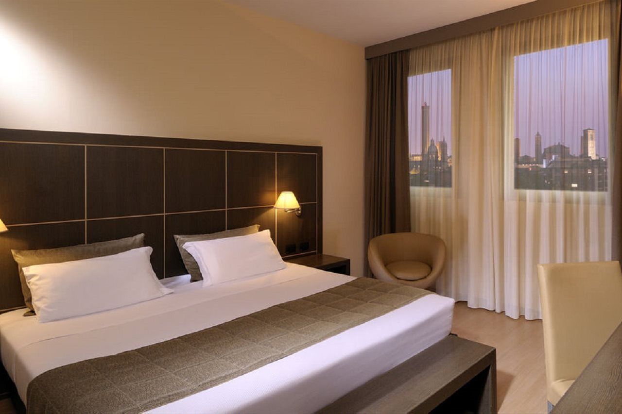 Savhotel Aemilia Болонья Экстерьер фото
